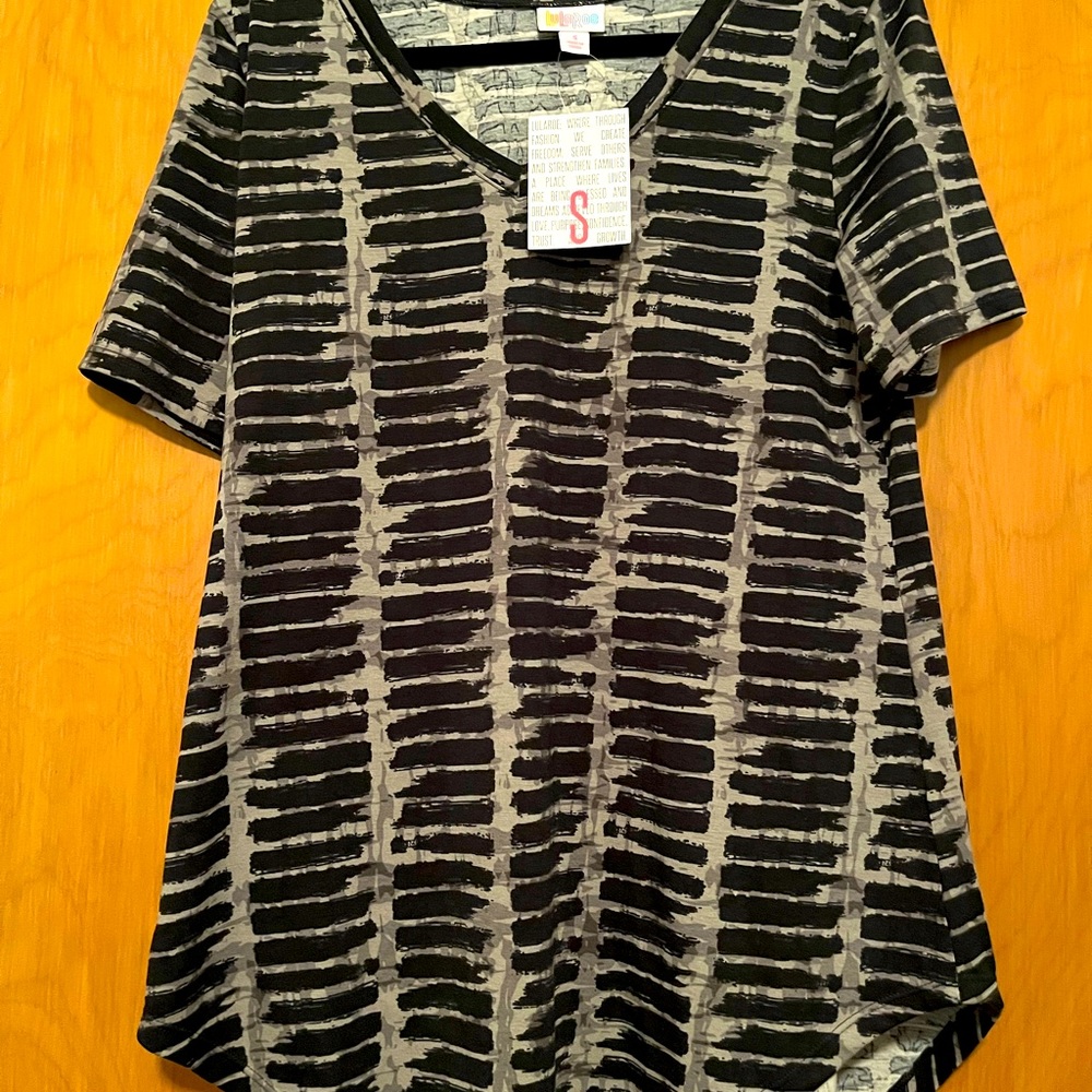 Small Lularoe Iris